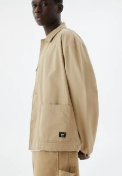 PULL & BEAR With CollarGiacca LeggeraOchre Uomo Giacche PUC22D0KE-O11 -Pull & Bear 88f671b2c3144e87a60743f0658c2fc5