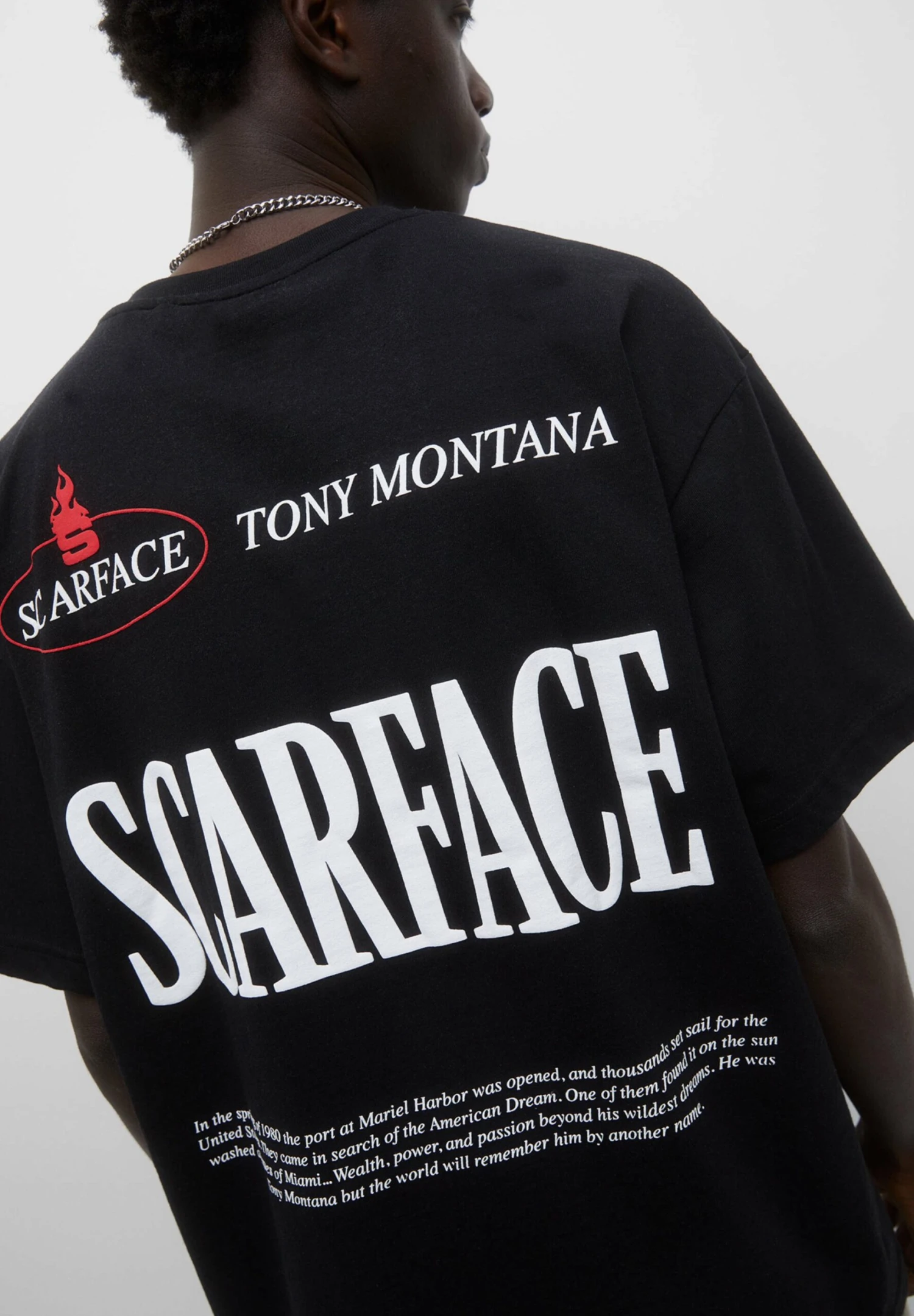 PULL & BEAR Short Sleeve Scarface T-Shirt Con StampaBlack Uomo T-shirt E Polo PUC22O1LJ-Q11 5 PULL & BEAR Short Sleeve Scarface T-Shirt Con StampaBlack Uomo T-shirt E Polo PUC22O1LJ-Q11 - immagine 5