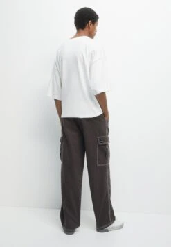 PULL & BEAR Contrast SeamPantaloni CargoBrown Uomo Pantaloni PUC22E0EZ-O11 -Pull & Bear 8a8d658444844ea387e80944b8e26d4a