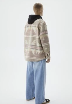 PULL & BEAR Geometric Print - Camicia - Pink 11 PULL & BEAR Geometric Print - Camicia - Pink -Pull & Bear 8c3ab52e49844be0948d02da2adee75c