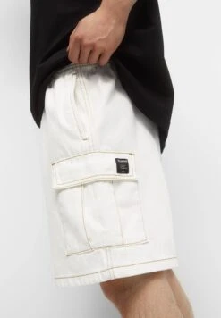 PULL & BEAR Bermuda With Seam DetailShortsBeige Uomo Bermuda PUC22F0CW-B11 -Pull & Bear 8d847e4960e1486daaedb90c53306787