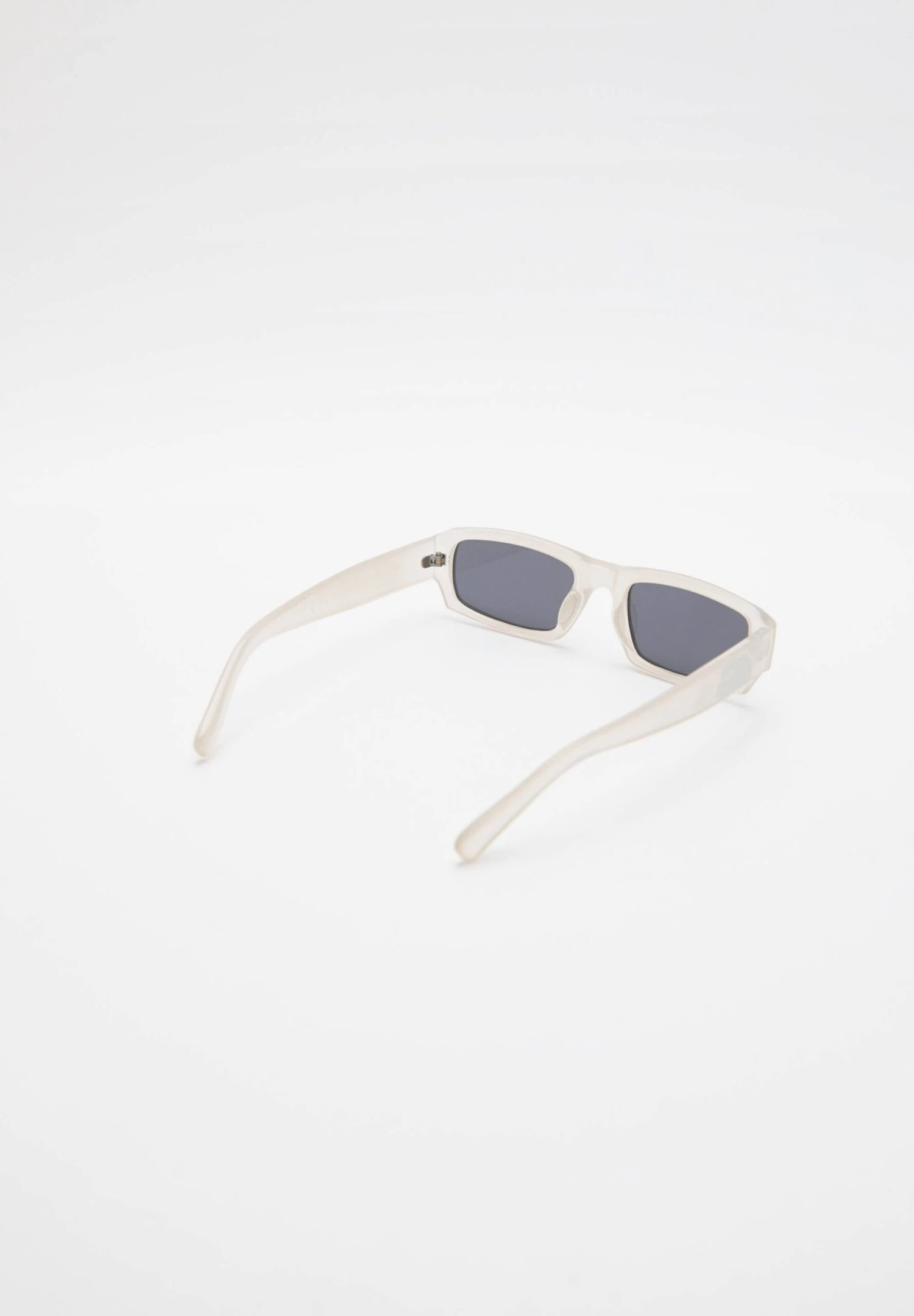 PULL & BEAR RectangularOcchiali Da SoleWhite Uomo Occhiali Da Sole PUC52K01C-A11 3 PULL & BEAR RectangularOcchiali Da SoleWhite Uomo Occhiali Da Sole PUC52K01C-A11 - immagine 3