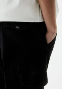 PULL & BEAR Straight FitPantaloni CargoBlack Uomo Pantaloni PUC22E0EI-Q11 -Pull & Bear 8dd9cb9d59df4012a5e4155a8b8c6b7d