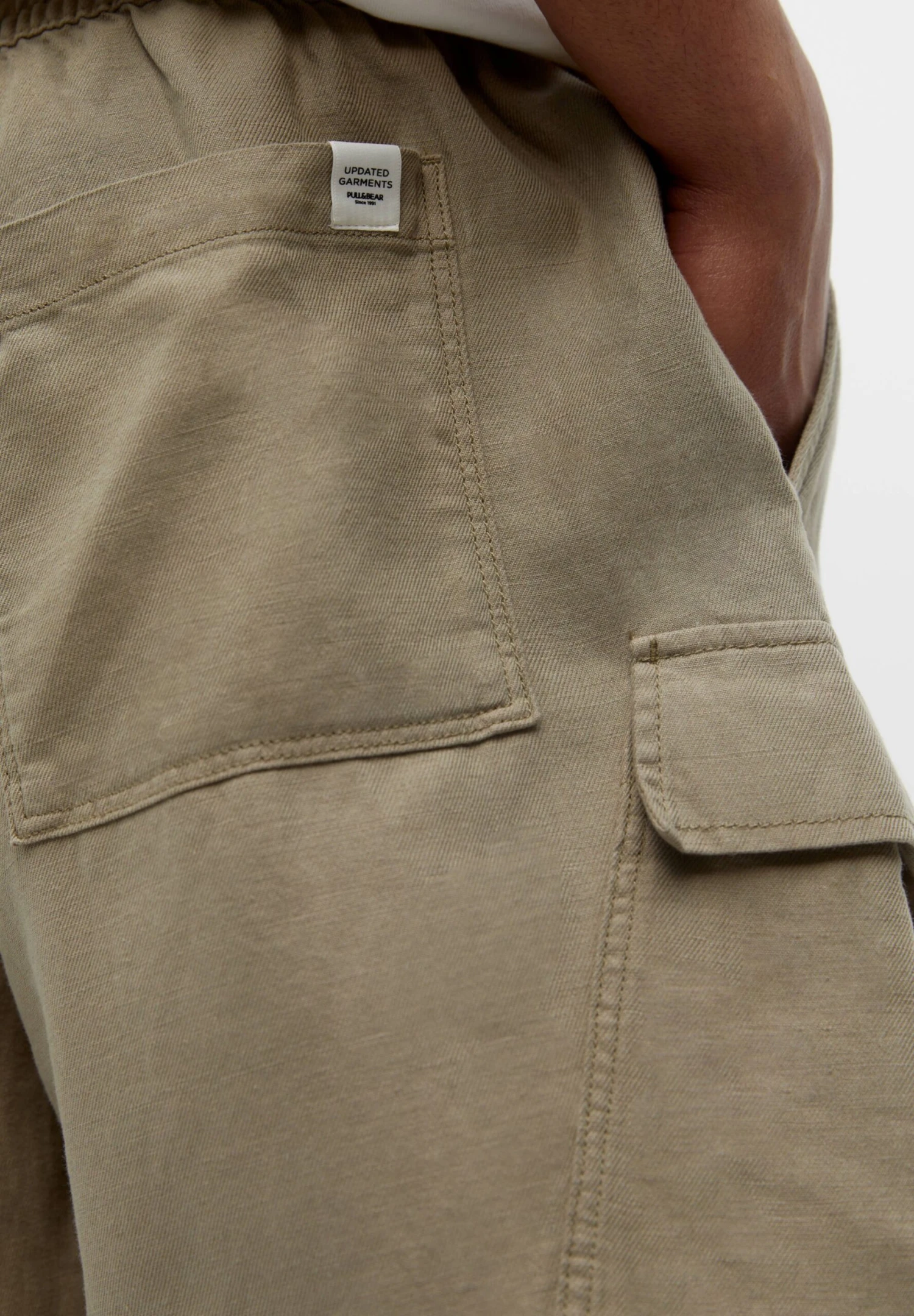 PULL & BEAR Rustic Bermuda- Shorts - Khaki 5 PULL & BEAR Rustic Bermuda- Shorts - Khaki - immagine 5