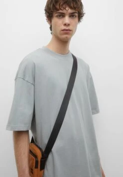 PULL & BEAR Oversize Short SleeveT-Shirt BasicBlue Grey Uomo T-shirt E Polo PUC22O1K0-K12 -Pull & Bear 90181efc87564a86ba5c1ceb5f06f4e6