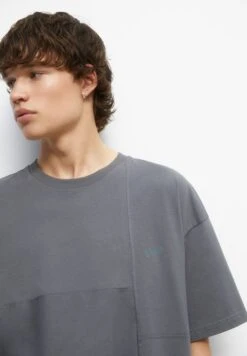 PULL & BEAR Stwd Short Sleeve Cut-Out T-Shirt BasicGrey Uomo T-shirt E Polo PUC22O1OB-C11 -Pull & Bear 91983a558ef945b0b83fe31f512cb535