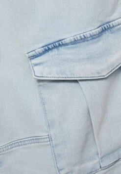 PULL & BEAR Basic Cargo Jeans Tapered FitLight Blue Denim Uomo Jeans PUC22G0ON-K11 -Pull & Bear 91f16439f6114c37be09462dd5e36ae1