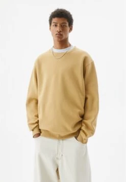PULL & BEAR Basic Coloured Round NeckFelpaOchre Uomo Maglieria E Felpe PUC21009K-O11 10 PULL & BEAR Basic Coloured Round NeckFelpaOchre Uomo Maglieria E Felpe PUC21009K-O11 -Pull & Bear 9229c7799a74433e89a82ce98e496627