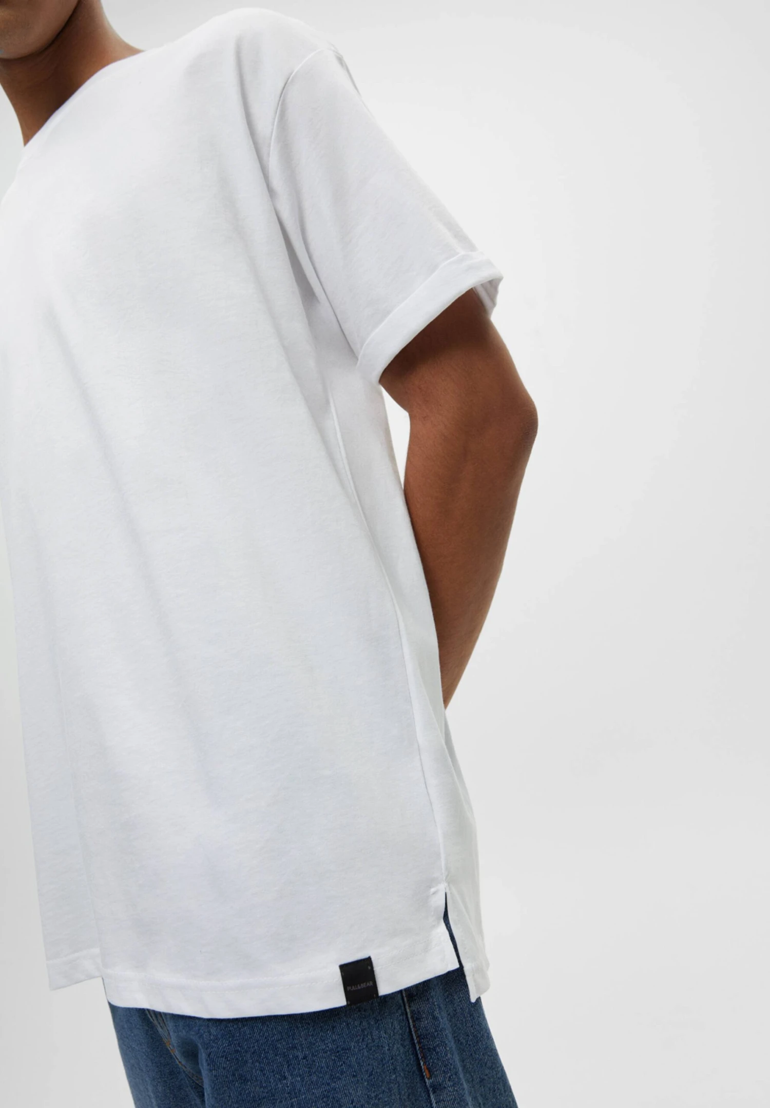 PULL & BEAR Long FitT-Shirt BasicWhite Uomo T-shirt E Polo PUC22O17O-A11 5 PULL & BEAR Long FitT-Shirt BasicWhite Uomo T-shirt E Polo PUC22O17O-A11 - immagine 5