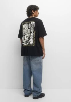 PULL & BEAR Short Sleeve With PrintT-Shirt Con StampaBlack Uomo T-shirt E Polo PUC22O1Q5-Q11 -Pull & Bear 92d41e86fe9f43ae92f8f37bbaf4b2f3