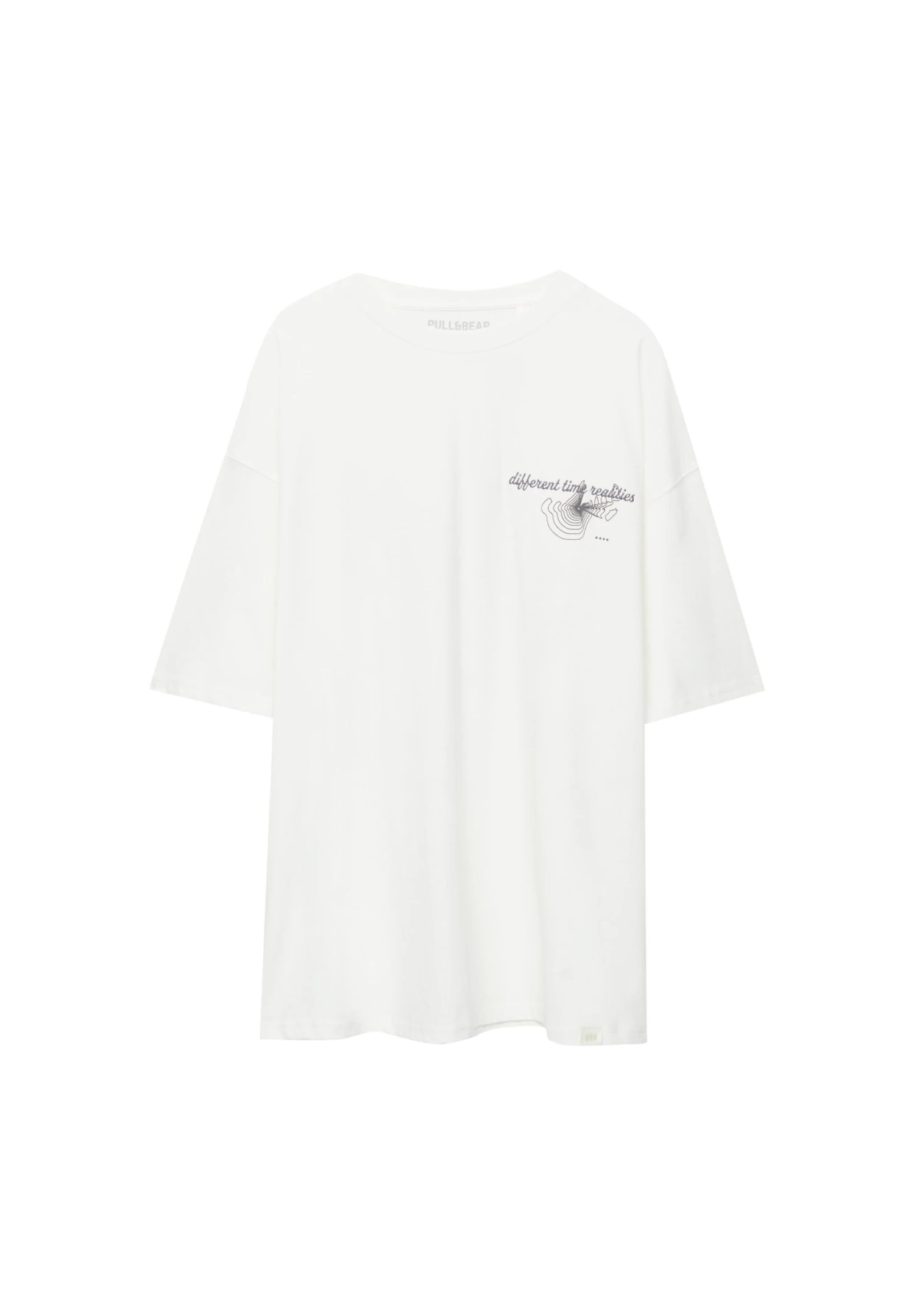 PULL & BEAR Different Time Realities Embroidered - T-Shirt Con Stampa - White 8 PULL & BEAR Different Time Realities Embroidered - T-Shirt Con Stampa - White - immagine 8