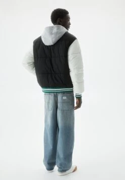 PULL & BEAR Hooded Puffer Bomber - Giacca Invernale - Black -Pull & Bear 9517bb9c8cde45c6a6d5f695ab072806