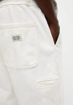 PULL & BEAR Basic Pantaloni SportiviWhite Uomo Pantaloni Sportivi E Joggers PUC22E0EQ-A11 -Pull & Bear 951d6d466ca84b50b2ab23231d9b26eb