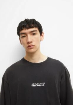 PULL & BEAR With Short Sleeves And Slogan PrintT-Shirt Con StampaDark Grey Uomo T-shirt E Polo PUC22O1NQ-C11 -Pull & Bear 956d084a8af847dfabb1b32d68c9a59d