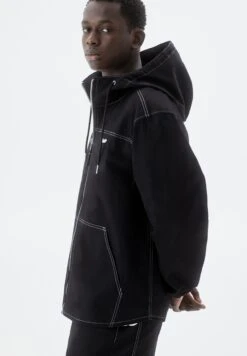 PULL & BEAR Pronounced SeamsGiacca Da Mezza StagioneBlack Uomo Pantaloni Sportivi E Joggers PUC22S0QI-Q11 -Pull & Bear 981da522ff1b44408284d3c879c12d50