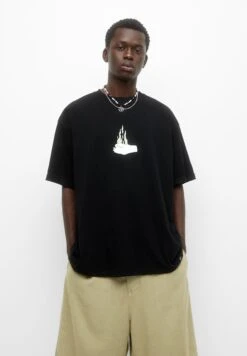 PULL & BEAR Short Sleeve With Contrast T-Shirt Con StampaBlack Uomo T-shirt E Polo PUC22O1OR-Q11 -Pull & Bear 99336dbd2ba349d681689a59e66b9585