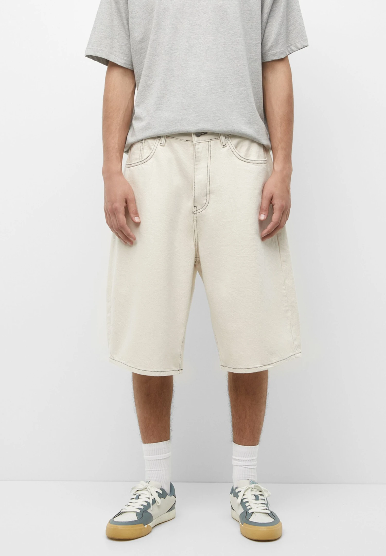 PULL & BEAR Baggy Fit Wide-Leg-Bermuda Shorts Di JeansBeige Uomo Jeans PUC22F0DH-B11 1 PULL & BEAR Baggy Fit Wide-Leg-Bermuda Shorts Di JeansBeige Uomo Jeans PUC22F0DH-B11