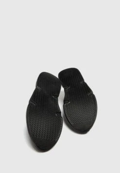 PULL & BEAR Sneakers BasseBlack Uomo Sneaker PUC12O0E5-Q11 -Pull & Bear 9b0dcd16365a457aa8ba6ed5652c3150