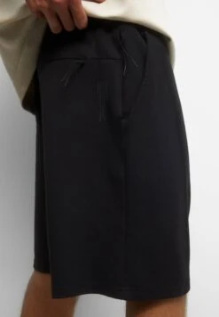 PULL & BEAR Bermuda Jogging - Shorts - Black -Pull & Bear 9d824177fb574ff388cb5f2a5d5d89ad