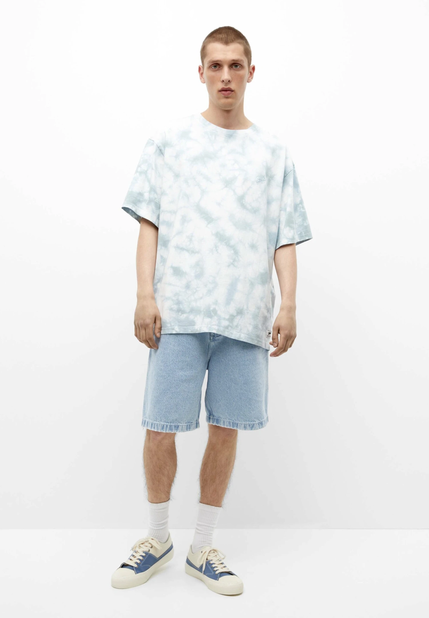 PULL & BEAR Tie-DyeT-Shirt Con StampaLight Blue Uomo T-shirt E Polo PUC22O1NB-K12 2 PULL & BEAR Tie-DyeT-Shirt Con StampaLight Blue Uomo T-shirt E Polo PUC22O1NB-K12 - immagine 2