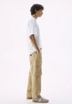 PULL & BEAR Wide-Leg With Label DetailPantaloni CargoSand Uomo Pantaloni PUC22E0F8-B12 -Pull & Bear 9e3a38bbdf0548db87c20346cf5feb83