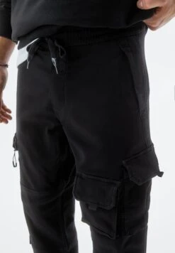PULL & BEAR With Multiple PocketsPantaloni SportiviBlack Uomo Pantaloni Sportivi E Joggers PUC22E0EU-Q11 -Pull & Bear a2296f5f70194eb59d1a47d610a47fdc