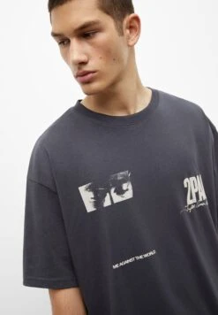PULL & BEAR Tupac Me Against The World T-Shirt Con StampaGrey Uomo T-shirt E Polo PUC22O1MA-C11 -Pull & Bear a74ef71eb099454fa828fb3568b01664