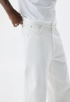 PULL & BEAR Baggy - Jeans A Sigaretta - White -Pull & Bear a78641e75ebd4f6b850960f075b61f13