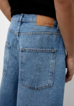 PULL & BEAR Baggy Fit Wide-Leg-Bermuda Shorts Di JeansBlue Denim Uomo Bermuda PUC22F0DH-K11 -Pull & Bear a79a84f452be497897eca10346c25d2b