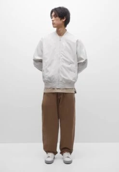 PULL & BEAR LightweightGiubbotto BomberWhite Uomo Giacche PUC22T0RT-A11 -Pull & Bear a8c3e1004b0f4ff28104ba9e93abff29