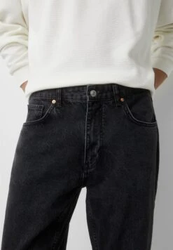 PULL & BEAR Coloured StandardJeans Slim FitBlack Uomo Jeans PUC22G0PK-Q11 -Pull & Bear a9bc2a10029f4d4dbfe59eb6d3e8086b