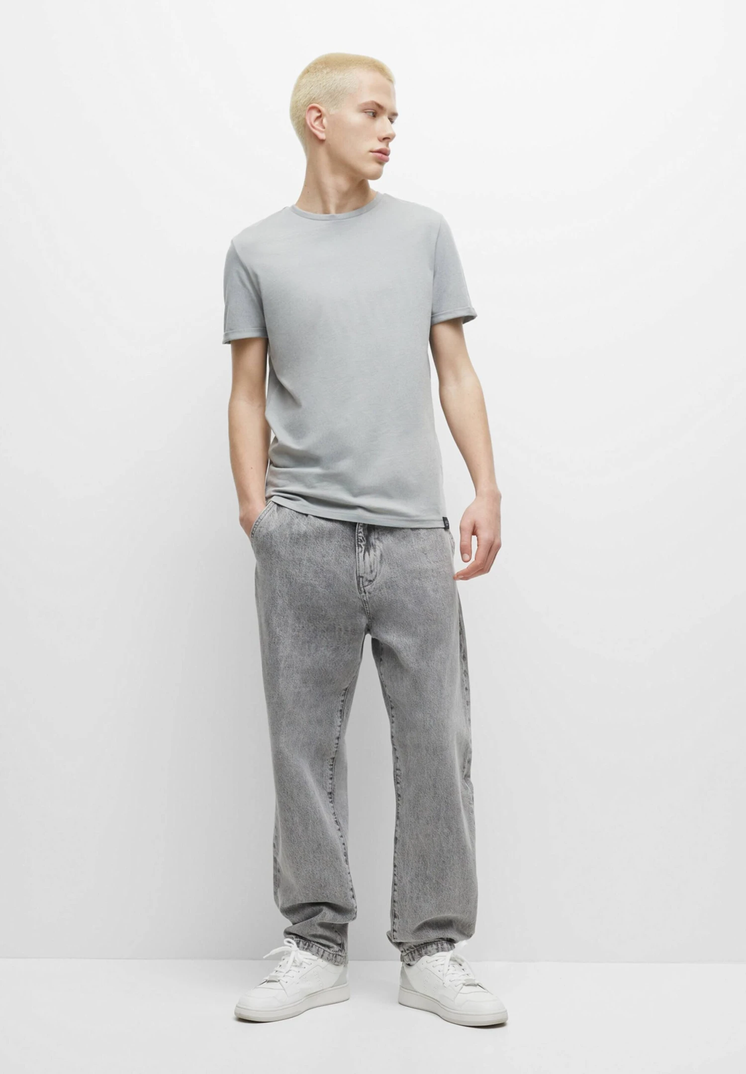 PULL & BEAR Basic-Im Muscle-FitT-Shirt BasicGrey Uomo T-shirt E Polo PUC22O0ZL-C11 2 PULL & BEAR Basic-Im Muscle-FitT-Shirt BasicGrey Uomo T-shirt E Polo PUC22O0ZL-C11 - immagine 2