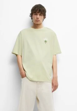 PULL & BEAR Short SleeveWith EmbroideryT-Shirt Con StampaLight Green Uomo T-shirt E Polo PUC22O1ON-M11