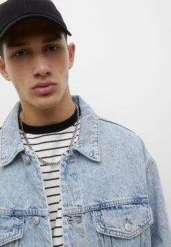 PULL & BEAR With PocketsGiacca Di JeansBlue Denim Uomo Giacche PUC22T0RN-K12 22 PULL & BEAR With PocketsGiacca Di JeansBlue Denim Uomo Giacche PUC22T0RN-K12 -Pull & Bear ab0973b54811443e908eb977a0dbefb1