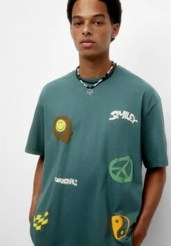 PULL & BEAR Smiley FaceT-Shirt Con StampaGreen Uomo T-shirt E Polo PUC22O1P0-M11 -Pull & Bear acd8fcf854f3432283d784337595be0b