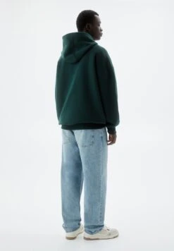 PULL & BEAR Queens Felpa Con CappuccioDark Green Uomo Maglieria E Felpe PUC22S0QX-M11 10 PULL & BEAR Queens Felpa Con CappuccioDark Green Uomo Maglieria E Felpe PUC22S0QX-M11 -Pull & Bear ad452dee2f3841bd9f8d127d989e7efd