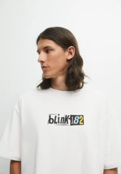 PULL & BEAR Blink 182 - T-Shirt Con Stampa - White -Pull & Bear ad6a0b2b3df24d1ca8091a57a0fb3ca6