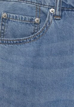 PULL & BEAR Bermuda With Turn-Up Hems - Shorts Di Jeans - Blue Denim -Pull & Bear aef50d9d70f64d9fa3bd1354a3b0fa52