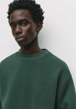 PULL & BEAR ROUND NECK - Felpa - Dark Green -Pull & Bear b12b470888794eed995c9e6a95e7d600