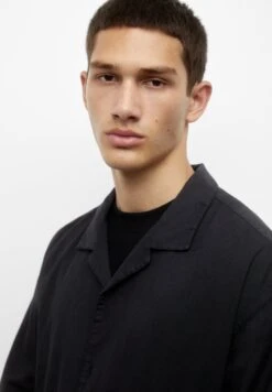 PULL & BEAR Basic Short SleeveCamiciaBlack Uomo Camicie PUC22D0JR-Q11 10 PULL & BEAR Basic Short SleeveCamiciaBlack Uomo Camicie PUC22D0JR-Q11 -Pull & Bear b460d7ed67274263ab5f734f1f458475