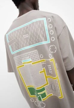 PULL & BEAR Flat GraphicT-Shirt Con StampaBrown Uomo T-shirt E Polo PUC22O1MH-O11 -Pull & Bear b4adcf3a7d414edfb74ba26262dc0354