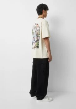 PULL & BEAR Short Sleeve Unknown Paradise T-Shirt Con StampaSand Uomo T-shirt E Polo PUC22O1PG-B11 -Pull & Bear b60ee95b816247238ed35fc008d86bb3