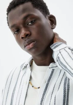 PULL & BEAR Striped Long Sleeve - Camicia - White -Pull & Bear b6803afd6d334960974e43e58df0a671