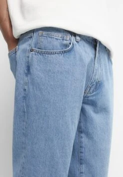 PULL & BEAR Coloured Standard - Jeans Slim Fit - Stone Blue Denim 10 PULL & BEAR Coloured Standard - Jeans Slim Fit - Stone Blue Denim -Pull & Bear b7b7e95a23ab491eb9d5ee3966ca1d90