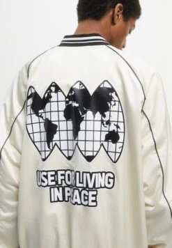 PULL & BEAR Varsity - Giubbotto Bomber - White -Pull & Bear b7ba70821a0c413da6b65010ff368c40