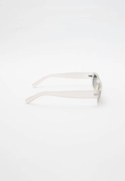 PULL & BEAR RectangularOcchiali Da SoleWhite Uomo Occhiali Da Sole PUC52K01C-A11 8 PULL & BEAR RectangularOcchiali Da SoleWhite Uomo Occhiali Da Sole PUC52K01C-A11 -Pull & Bear b7d1e7fd043b4d9992ba4c9d9e706de9