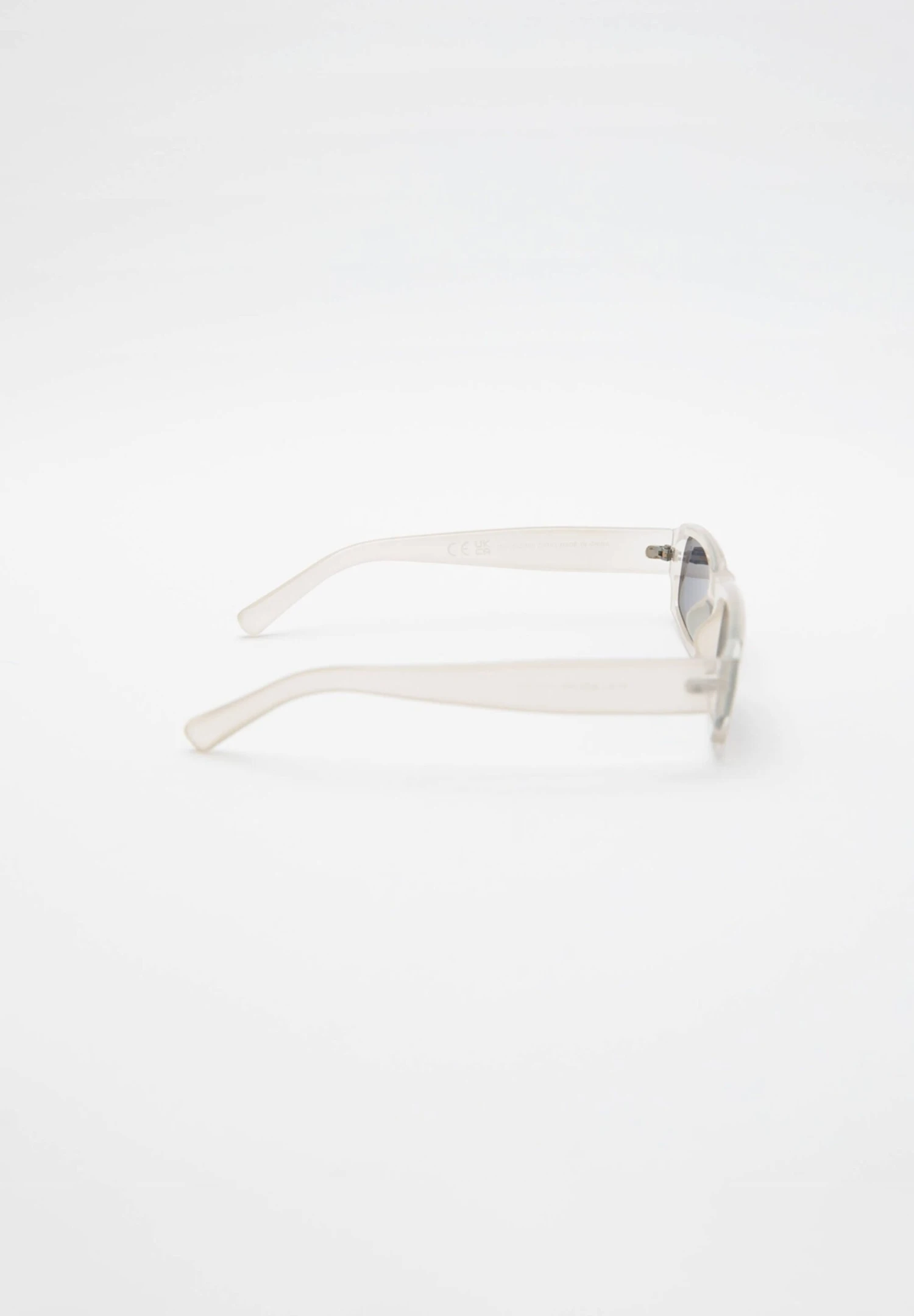 PULL & BEAR RectangularOcchiali Da SoleWhite Uomo Occhiali Da Sole PUC52K01C-A11 4 PULL & BEAR RectangularOcchiali Da SoleWhite Uomo Occhiali Da Sole PUC52K01C-A11 - immagine 4