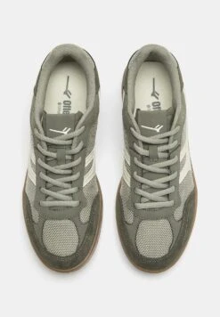 PULL & BEAR RETRO - Sneakers Basse - Khaki 9 PULL & BEAR RETRO - Sneakers Basse - Khaki -Pull & Bear b849a3b78b2a4ff7a770e56d3498829a