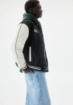 PULL & BEAR Cities VarsityGiubbotto BomberBlack Uomo Giacche PUC22T0T5-Q11 -Pull & Bear b87af82facc24277a067a7e131d766f9