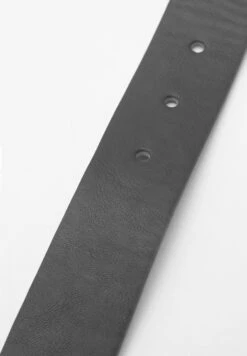 PULL & BEAR CinturaBlack Uomo Cinture PUC52D05G-Q11 7 PULL & BEAR CinturaBlack Uomo Cinture PUC52D05G-Q11 -Pull & Bear b900d95d792940cc9f685e9e572016a5